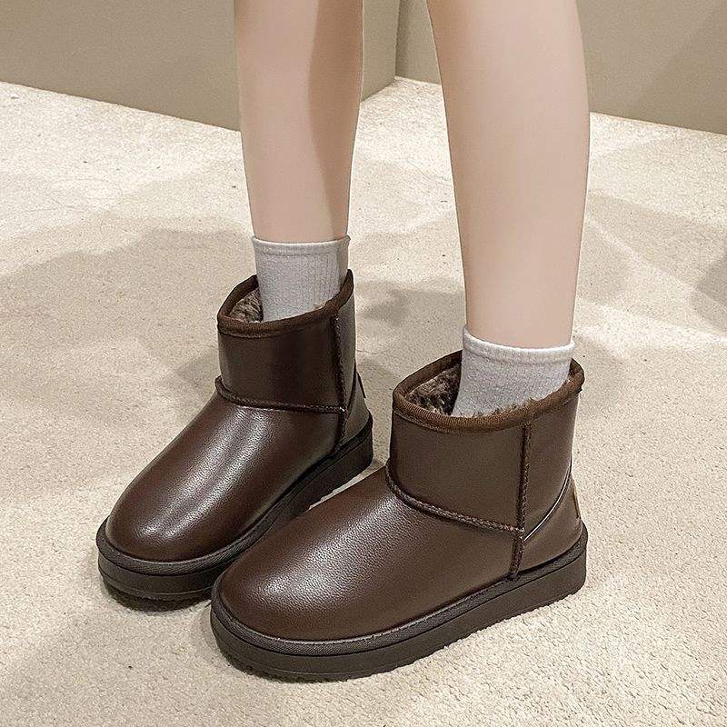 

Snow boots for men and women 2025 winter new cotton shoes for women, thickened and piled fur, non-slip integrated waterproof leather surface to keep w 43 коричневый