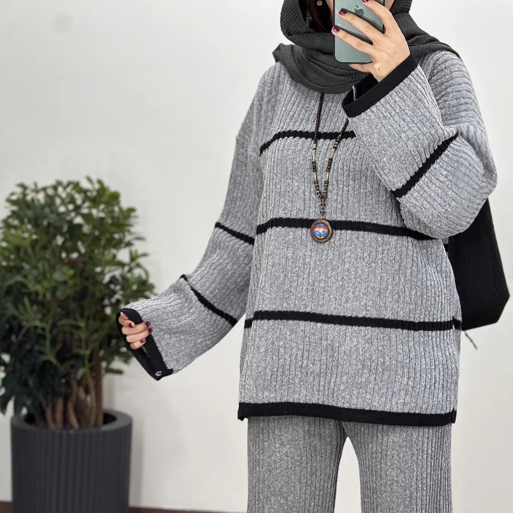 

2024 Autumn/Winter European & American Women s Color Block Striped Knit Sweater Two-Piece Set XL світло-сірий колір