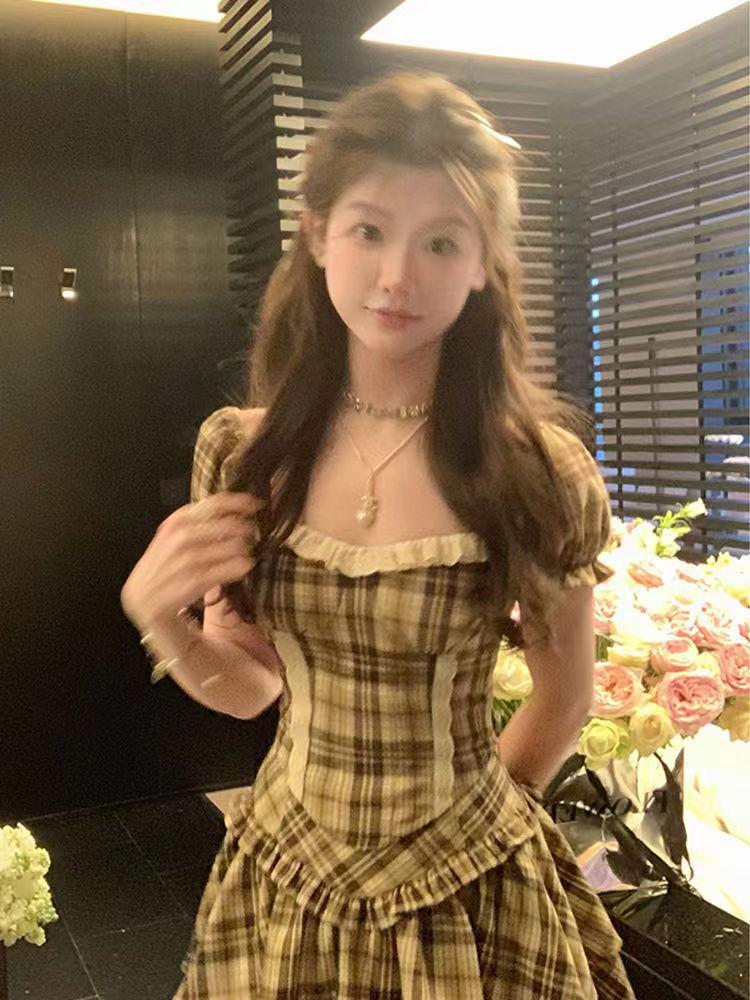 Letní kostkovaný retro oblek 2024: Elegantní košile s krátkým rukávem a volánová nadýchaná sukně pro ženy