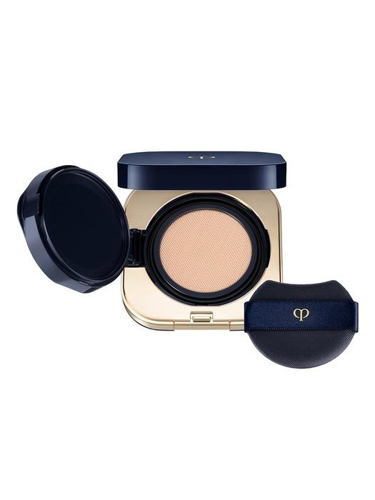 Cle de Peau Beaute Radiant Cushion Foundation Natural / Natural M