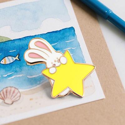 Adorabile Spilla Coniglio Stella: Spilla divertente con animale per borse e vestiti dei bambini