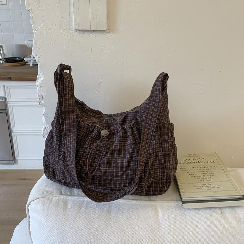 2025 autumn and winter new women's bags casual retro shoulder bags dumpling bags niche design fashion messenger bags