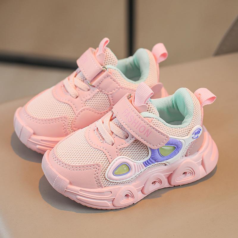 

Модная детская обувь Новая весенняя универсальная детская обувь Повседневная простая удобная обувь для мальчика Мягкая подошва Противоскользящая Светодиодная подсветка Детские кроссовки 21insole13.3cm розовый