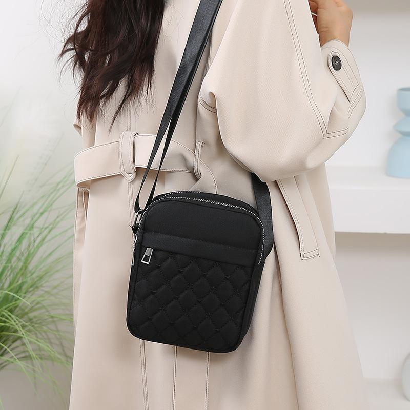 New messenger bag fashionable one shoulder messenger bag multi-layer large capacity women's small bag mother bag mobile phone