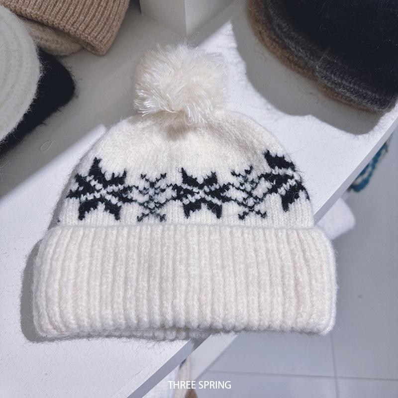 Autumn and winter new jacquard hairball knitted hat women's big head circumference small wool hat