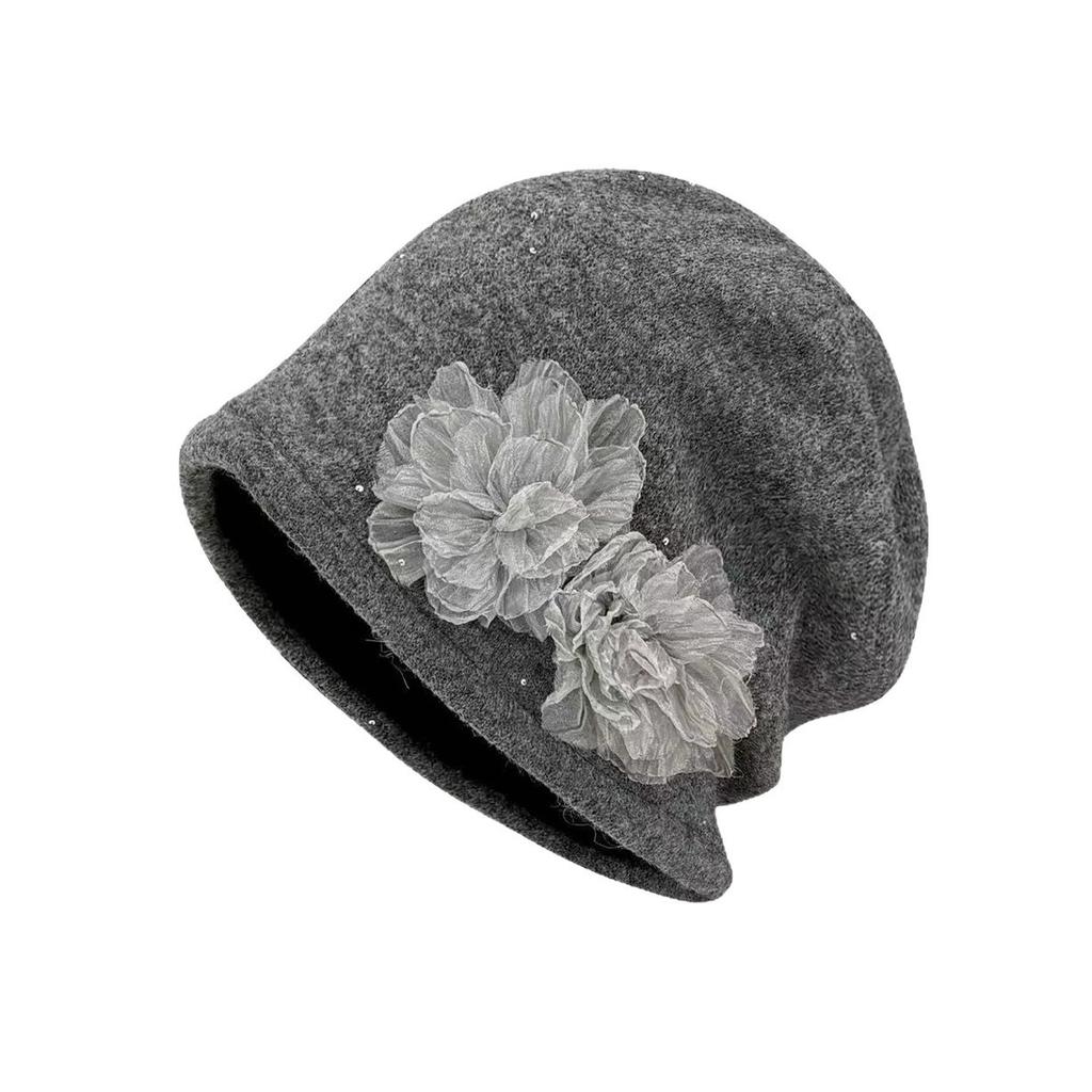 Korean three-dimensional rose flower bag head hat female autumn and winter cold hat warm simple and versatile face small pile hat tide