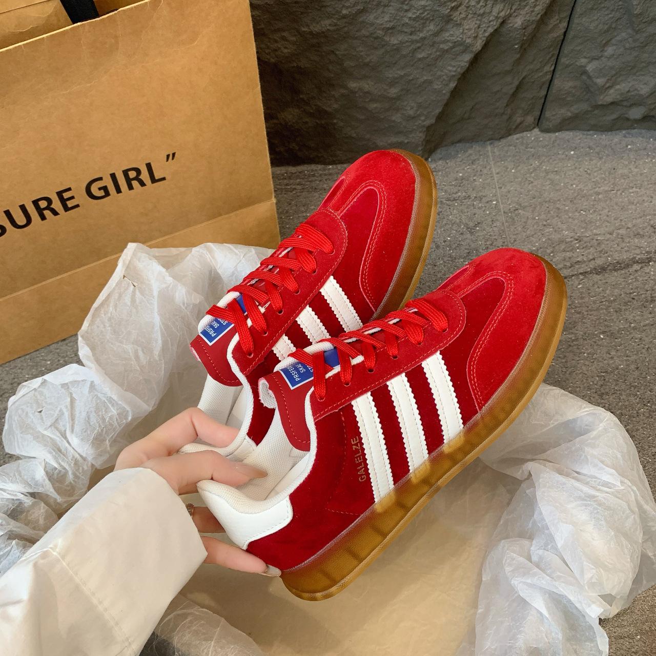 

Dexun shoes women s new leather flat-soled white shoes in summer 2025 color matching retro versatile sports and leisure board shoes 35 червоний