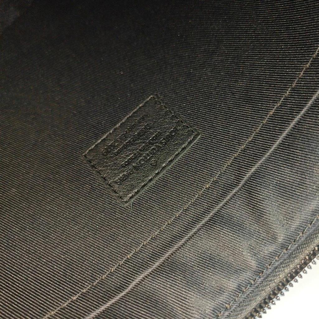 [Pre-Owned] A4 Pouch Monogram Leather Handbag - Very Good #X0MHRP