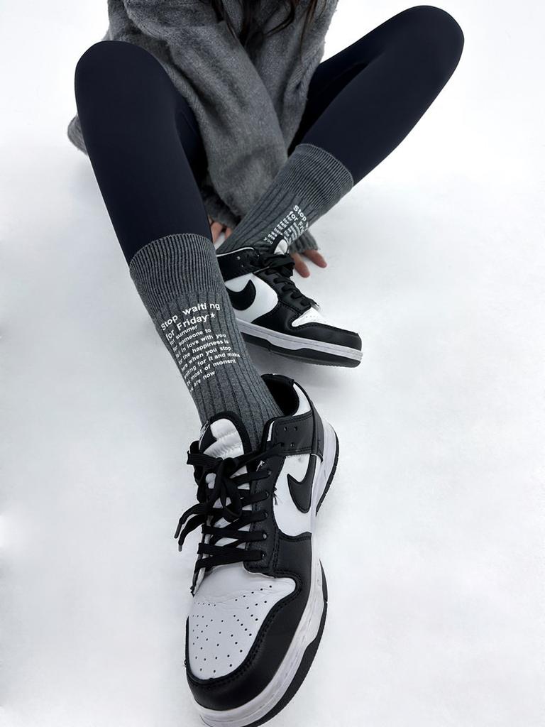 Tide Brand 23Fw Niche English Alphabet Double Needle Socks Medium Tube Socks Pure Cotton Stacking Socks Of The Same Style