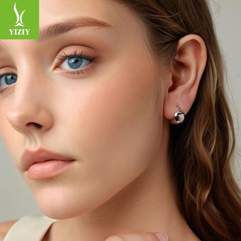 Simple Metal Texture Spherical Ear Buckle Women'S Personality Retro Cold And Smooth Copper Earrings Earrings