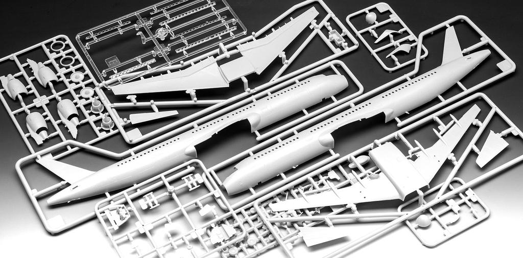 German Revell 1/144 Airbus A321-200 Condor Plastic Model 03788