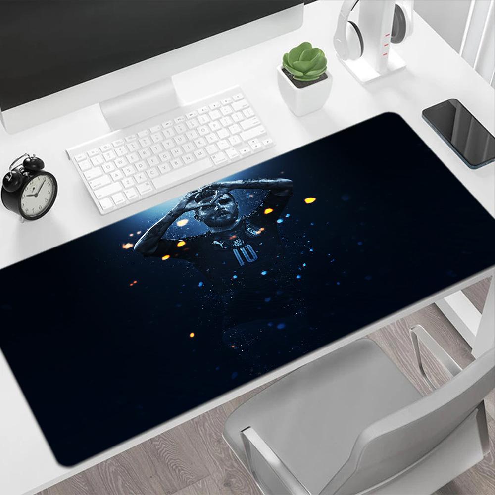 Cristiano Ronaldo Action Large Mouse Pad Keyboard Pad Computer Desk Mat Non-Slip Rubber Bottom Perfect Gift for Gamers