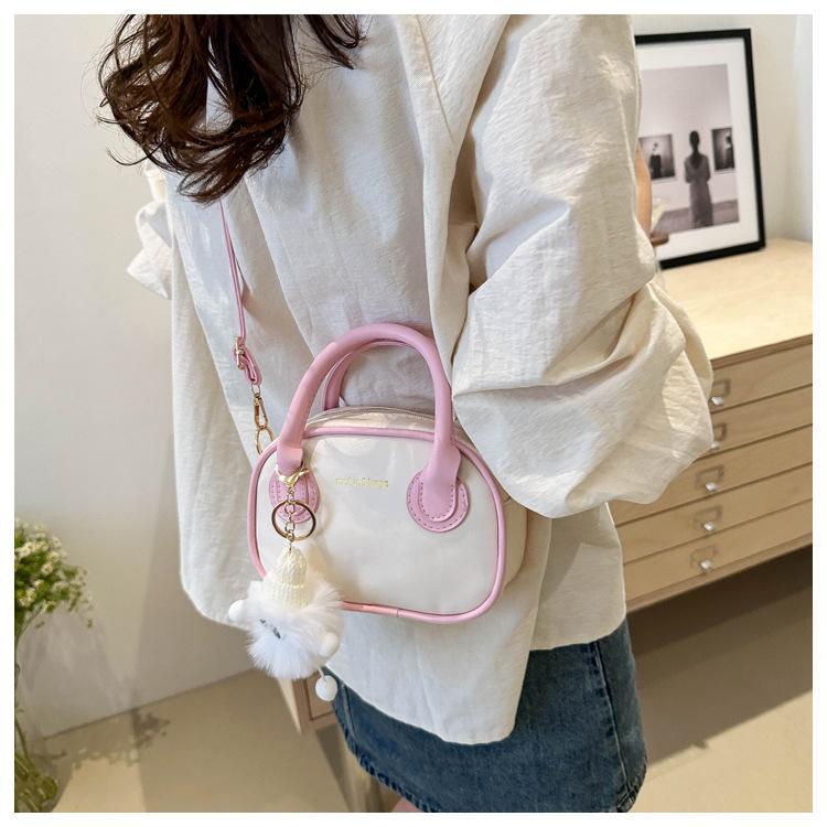 Fashion Stitching Texture Faux Leather Handbag, Trendy Women's Shoulder Crossbody Bag, Small Square Purse with Pendant