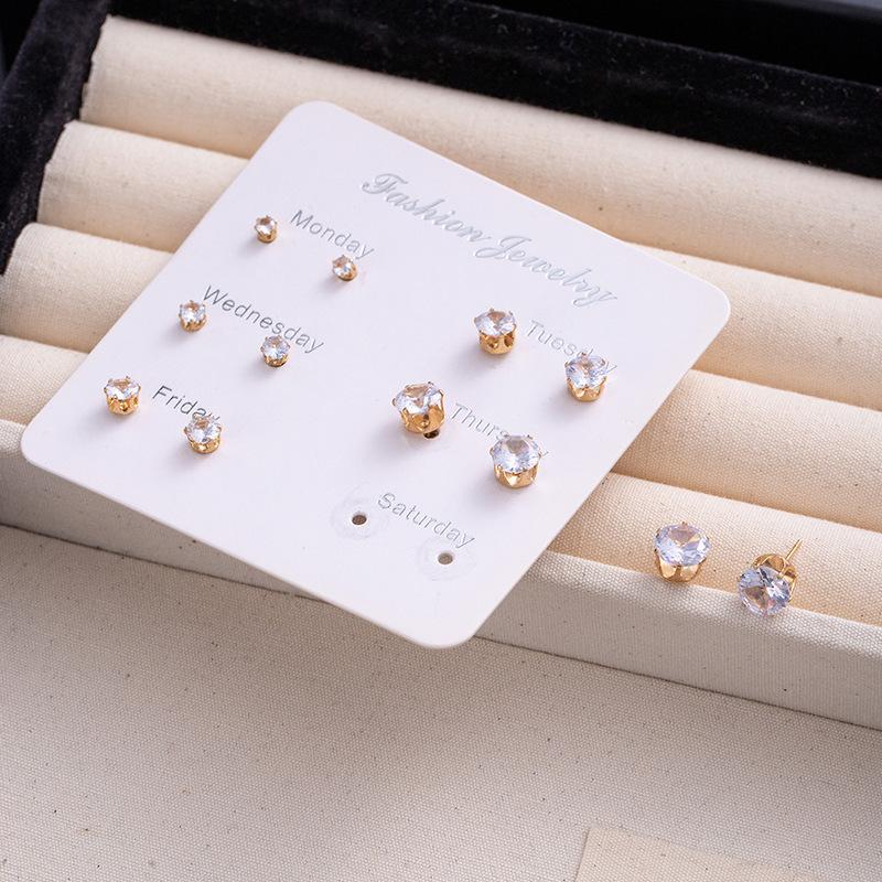 

Minimalist Design Fashion Six-Claw Round Earrings Femininity Versatile Light Luxury Gentle Ear Jewelry High-End Ear Hook