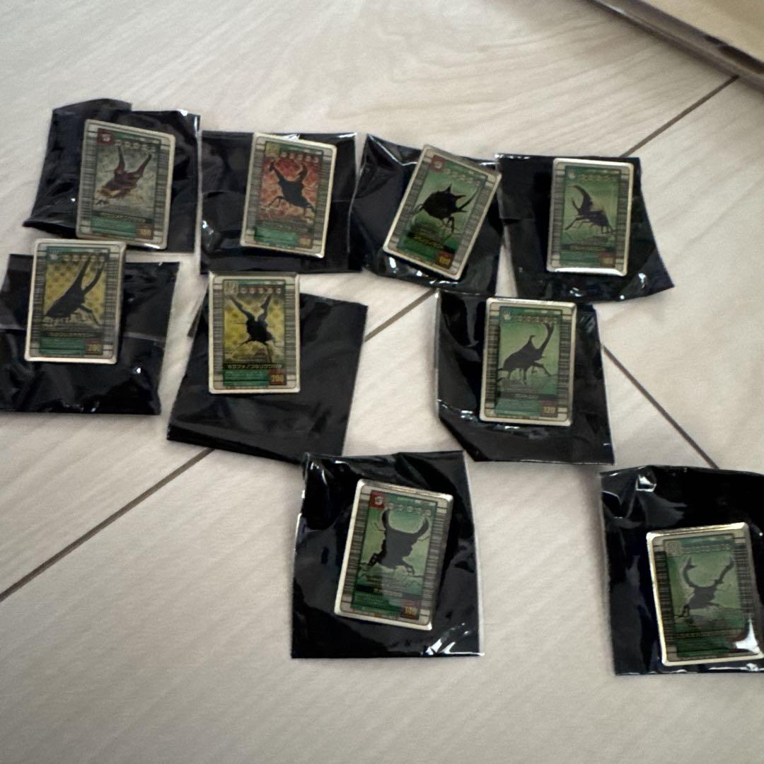 

[USED] Mushiking Seventeen Ice Pin Badge