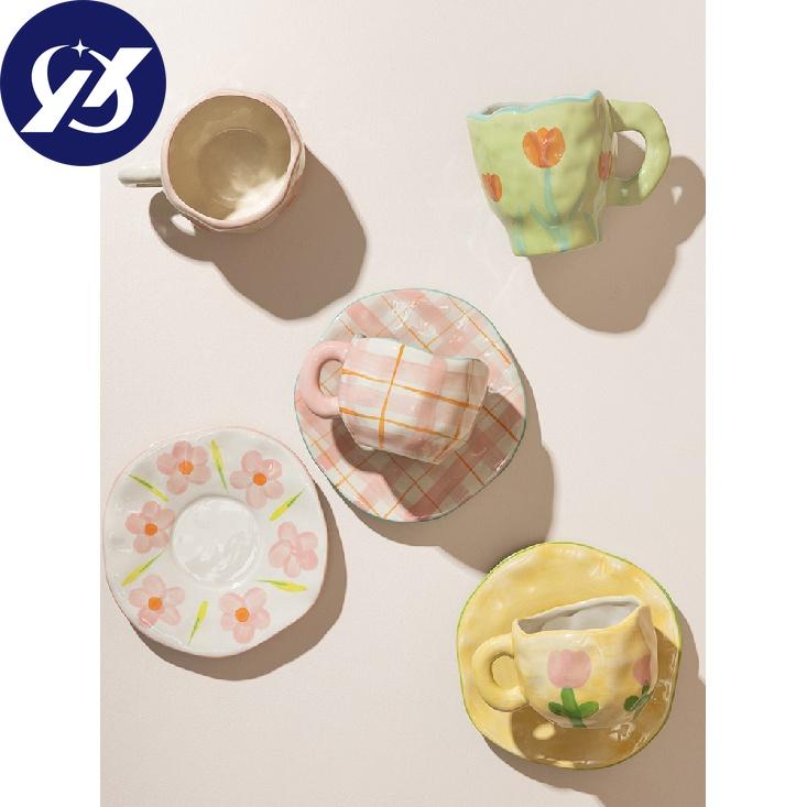 Vintage ručně malovaný tulipán kostkovaný květ Keramický šálek na kávu podšálek Sada na mléko šálek na snídani s rukojetí Mikrovlnná trouba