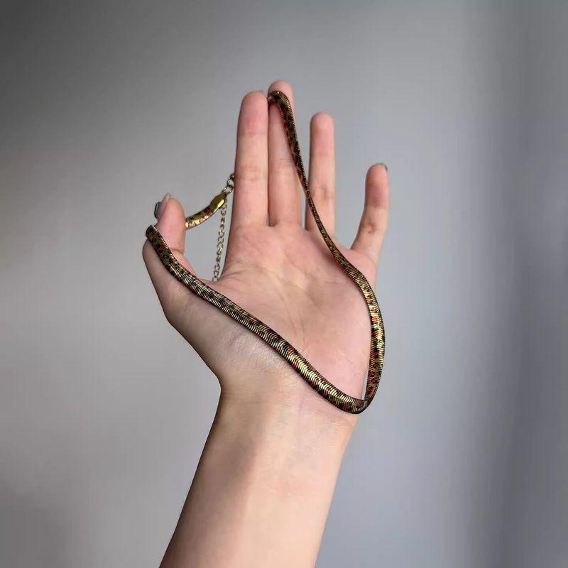 Punk European and American Style Golden Snake Bone Necklace Niche Design Retro Personality Hot Girl Plain Circle Clavicle Chain Accessory Snake Pattern Snake Bone Necklace