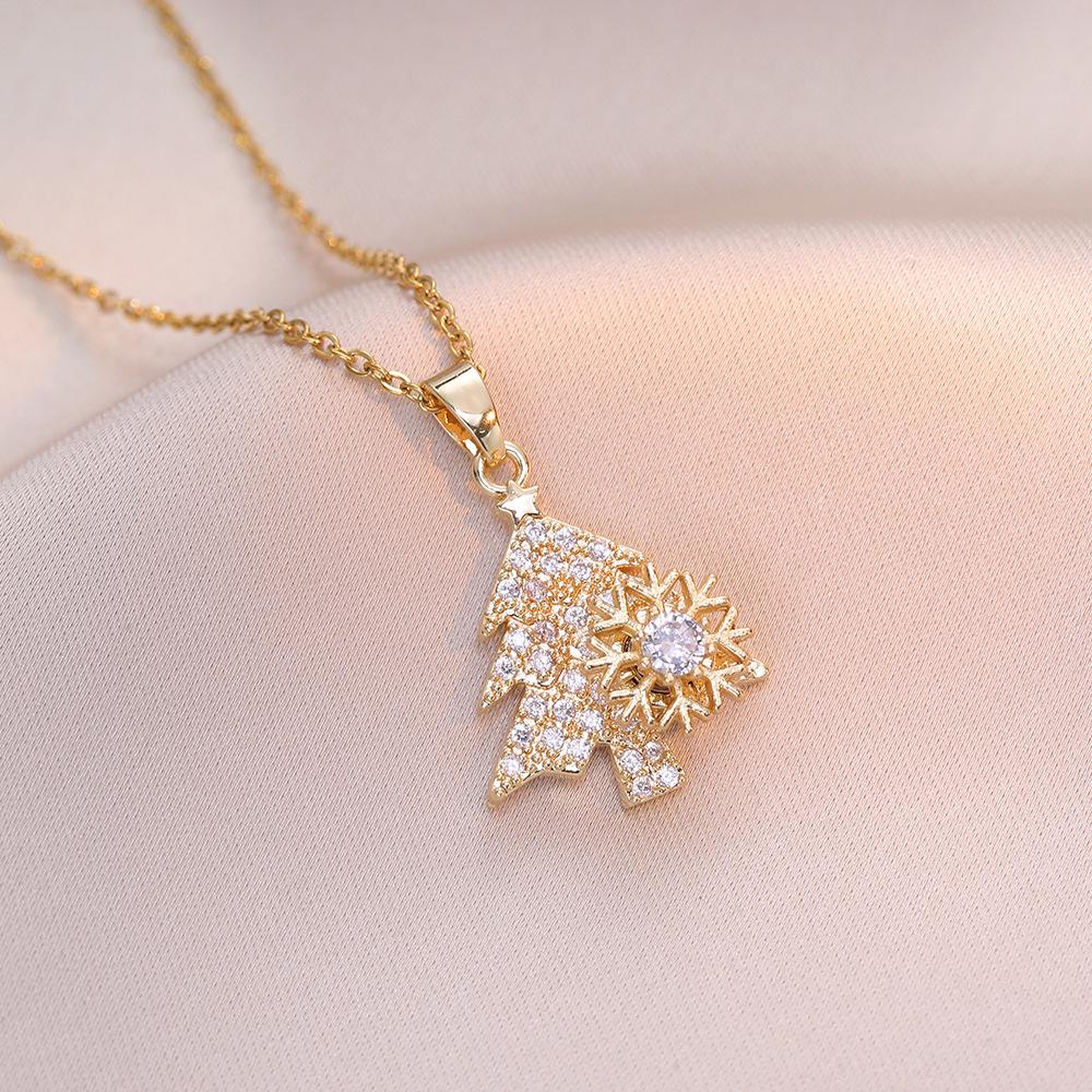 Rotatable Titanium Steel Snowflake Necklace with Micro-inlaid Diamonds - Fashionable Christmas Clavicle Chain for Women