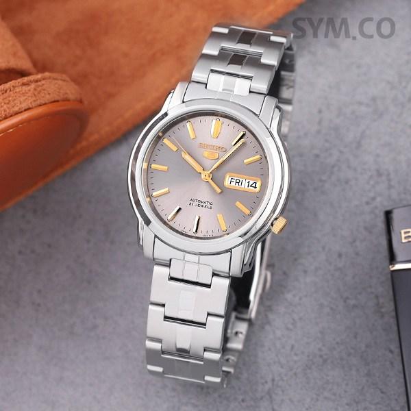 Seiko 5 Automatisk Grå Gull Combi Day Date Analog Metal Armbåndsur for menn