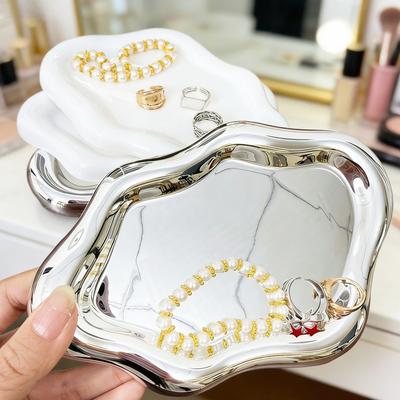 Creación de joyas – Estuches y exhibidores para joyería