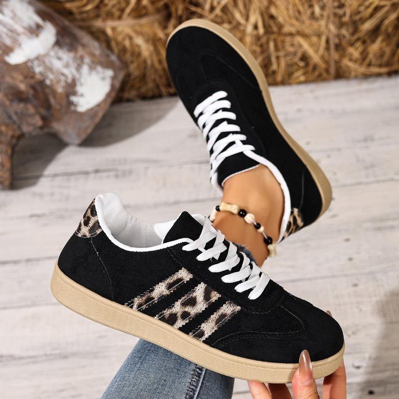 Women's Wide Width Leopard Print Sneakers - Round Toe Lace-Up Retro White Shoes, Casual Fashion Flats for Everyday Wear