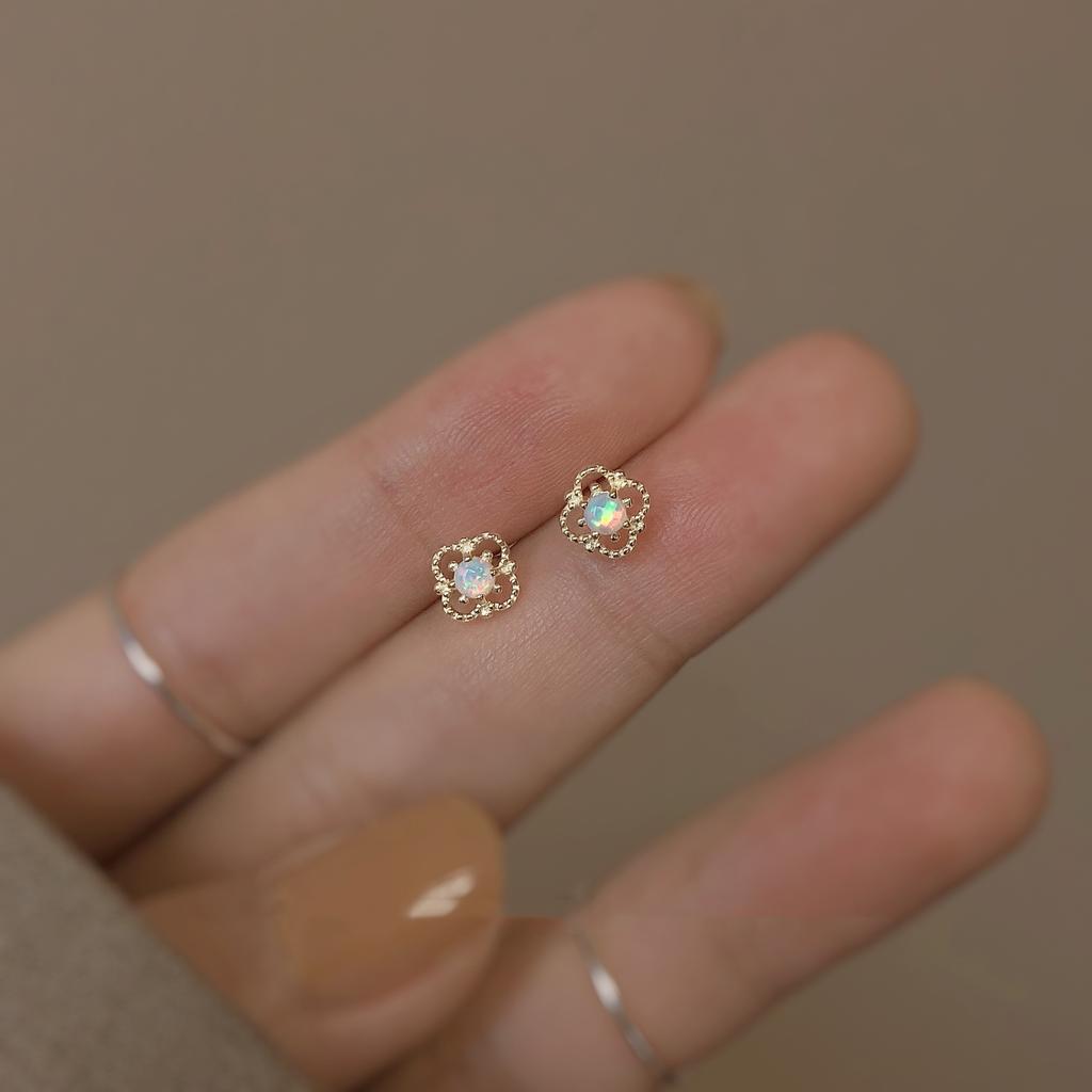 925 Silver Needle Simple Small Stud Earrings Round Cubic Zirconia Minimalist Stud Earrings Gift for Her