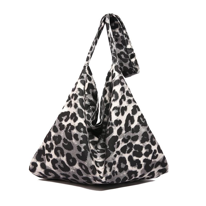 Korean version of fashionable versatile simple casual shopping bag 2025 autumn new leopard print large capacity shoulder tote bag