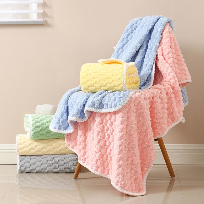 Toalla de Baño de Coral Fleece con Cuadrícula de Nube, Suave y Absorbente, Imprescindible Para Uso Doméstico Como Toalla de Ducha