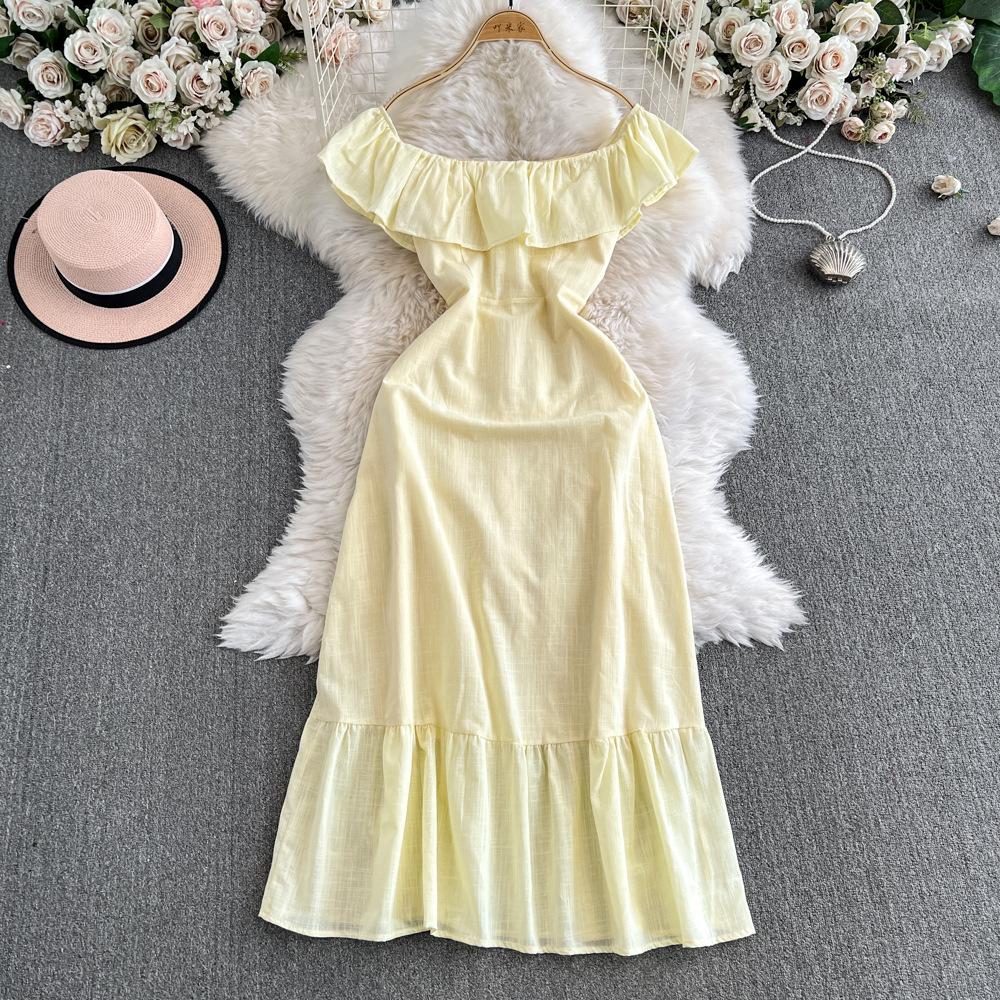 Women's Dress with A Spring Style One-shoulder Ruffled Cinched Waist and Slimming