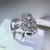 Cao Shi Europäischer & Amerikanischer Retro Floral Diamantring - Damen Symmetrisches Kreuz Finger Design