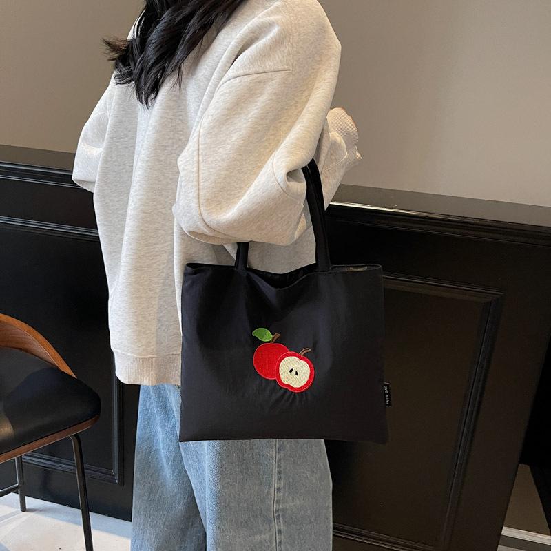 New personalized bag 2025 cute casual simple fashion foreign style tote bag literary style college student shoulder bag