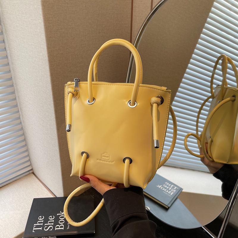 Summer small bag women's versatile new fashion niche shoulder messenger bag bucket bag
