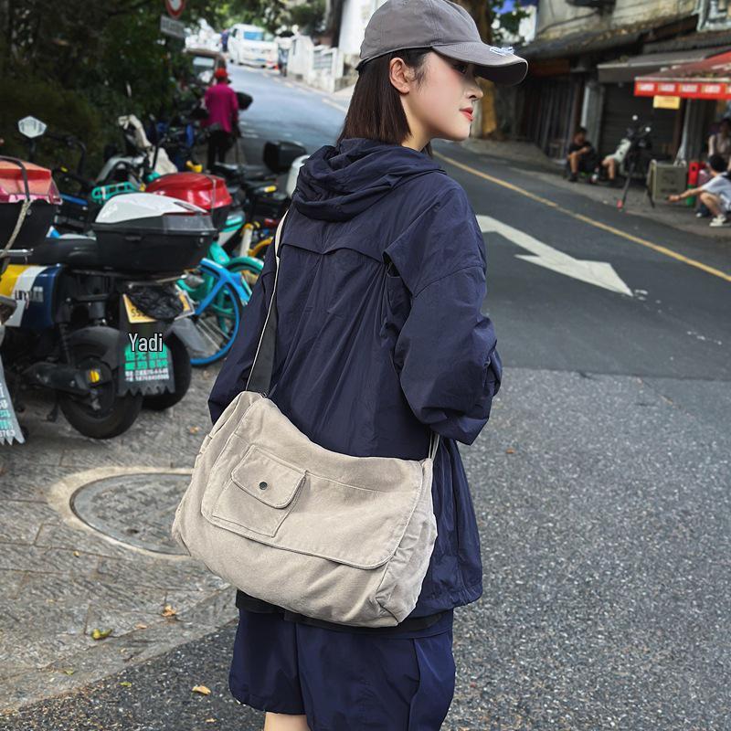 

Unisex Japanese Washed Canvas Crossbody Bag - Casual, Literary Style for Students чорний