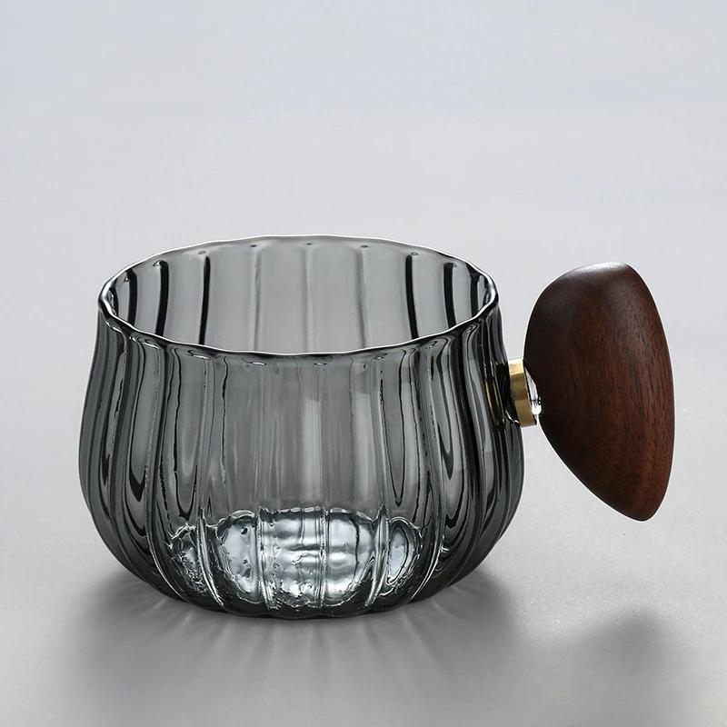 Skleněný hrnek na kávu s vysokým obsahem bóru s pruhy, žáruvzdorným povrchem, s dřevěnou rukojetí, ledovým americkým latte hrnkem, snídaňovým mléčným čajem