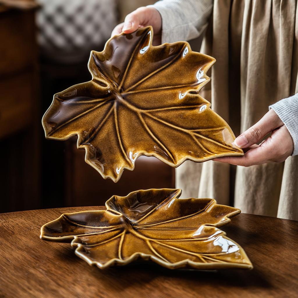 Japanese Retro Maple Leaf Plate Ceramic Plate Home Restaurant Specialty Plate Dim Sum Plate Vegetable Plate Special-Shaped Fruit Plate