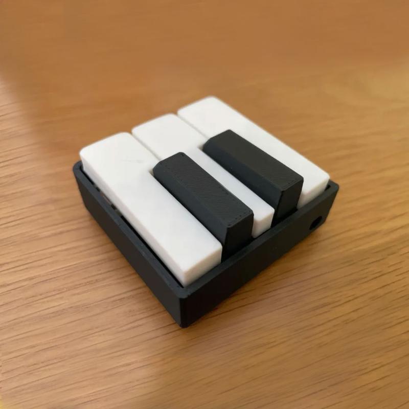 3D Printed Piano Keyboard Clicker Press Type Relax Fidget Figurine Suitable For Office Desk Party Games Musical Key Presser
