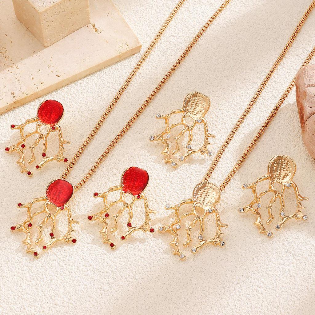 High-End Ocean-Inspired Coral Necklace for Girls - Versatile, Fashionable Red Accessory