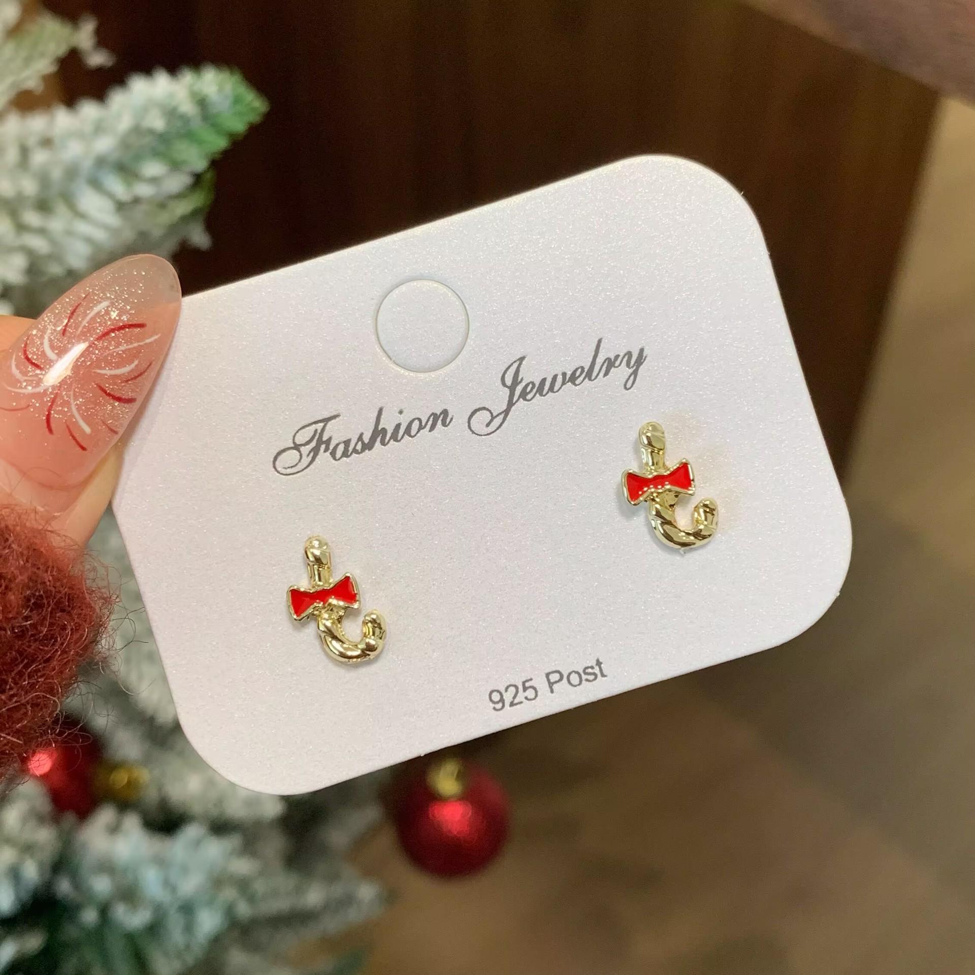 

Christmas Snowflake & Santa Claus Stud Earrings Set for Women