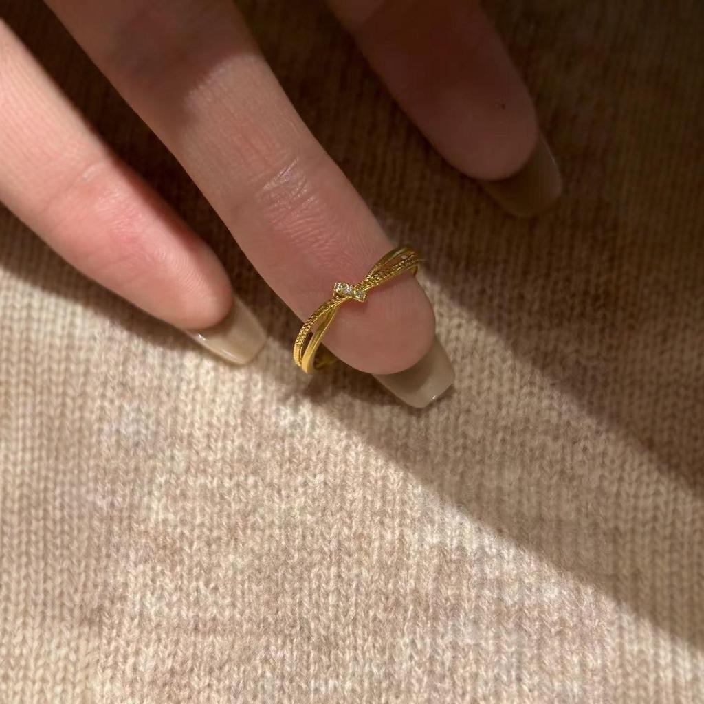 Golden Sparkly Thin Diamond Ring - Exquisite, Light Luxury Fashionable Finger Accessory