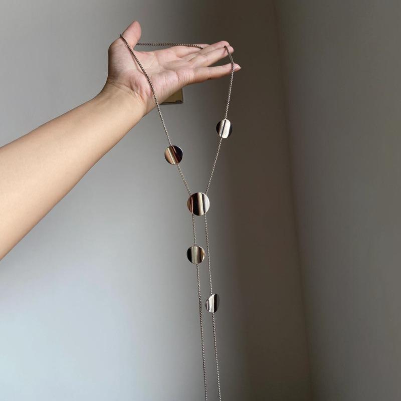 Brushed water drop love pendant, pull-out necklace, simple and high-end sweater chain, niche cold wind necklace jewelry