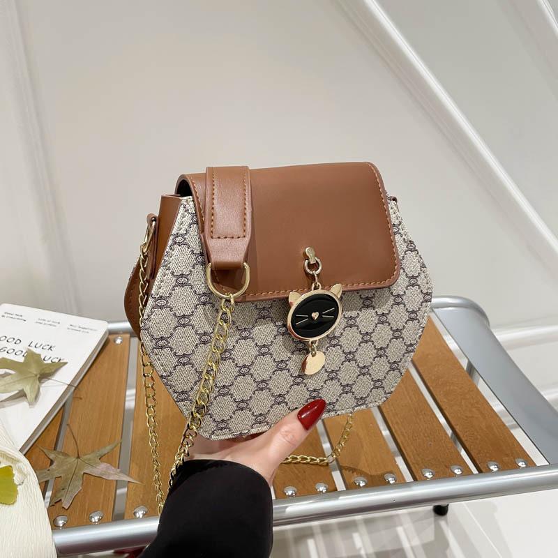

Soft leather small bag autumn versatile texture women s messenger bag light women s bag bag women s new trendy shoulder bag хаки