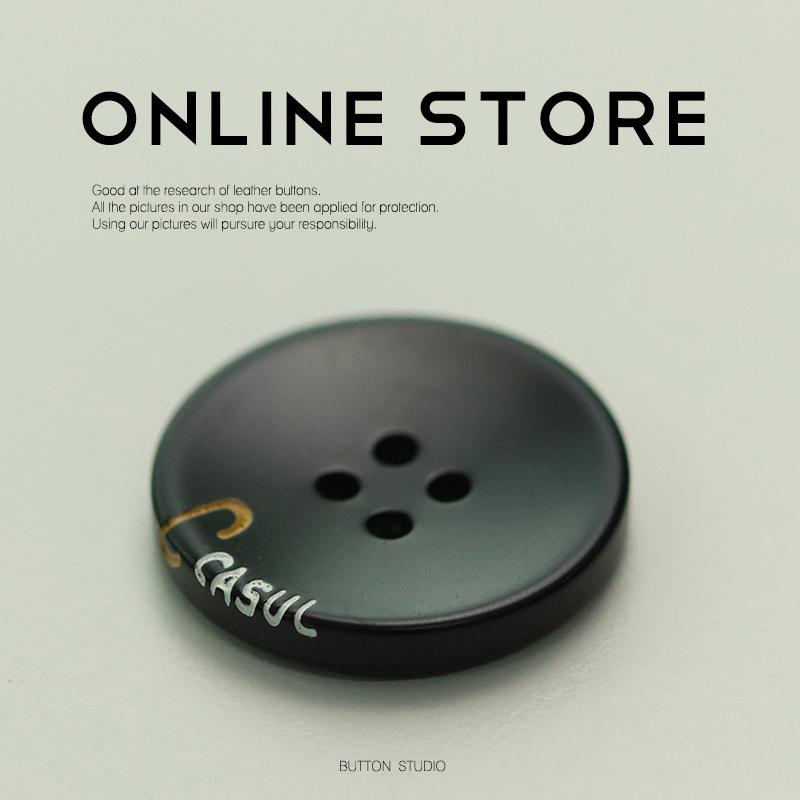 

Четырехглазые пуговицы с буквами Смоляные пуговицы для блейзера Шуба Тренч Пальто Аксессуары для одежды Пуговицы Аксессуары Round & 15mm [Weight 0.5g]