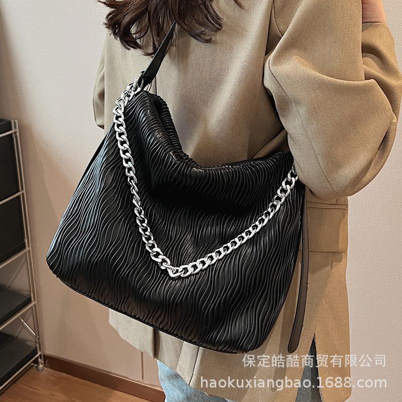 Large-capacity Light Luxury Tote Bag Women's 2025 New High-end Chain Handbag Versatile Shoulder Messenger Bag Tide