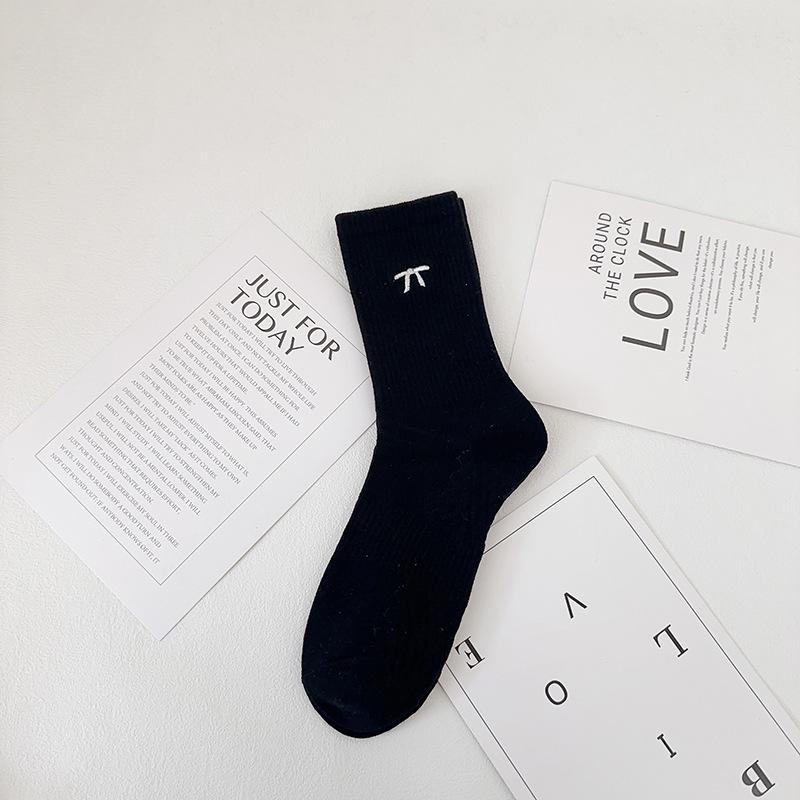 Women's Spring and Autumn New Embroidered Bowknot Mid-tube Socks Combed Cotton Women's Socks