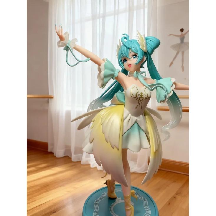 New Noble and Elegant Swan Ballet Hatsune Miku Pvc Character Model Ornament Animation Collector Statue Desktop Decoration