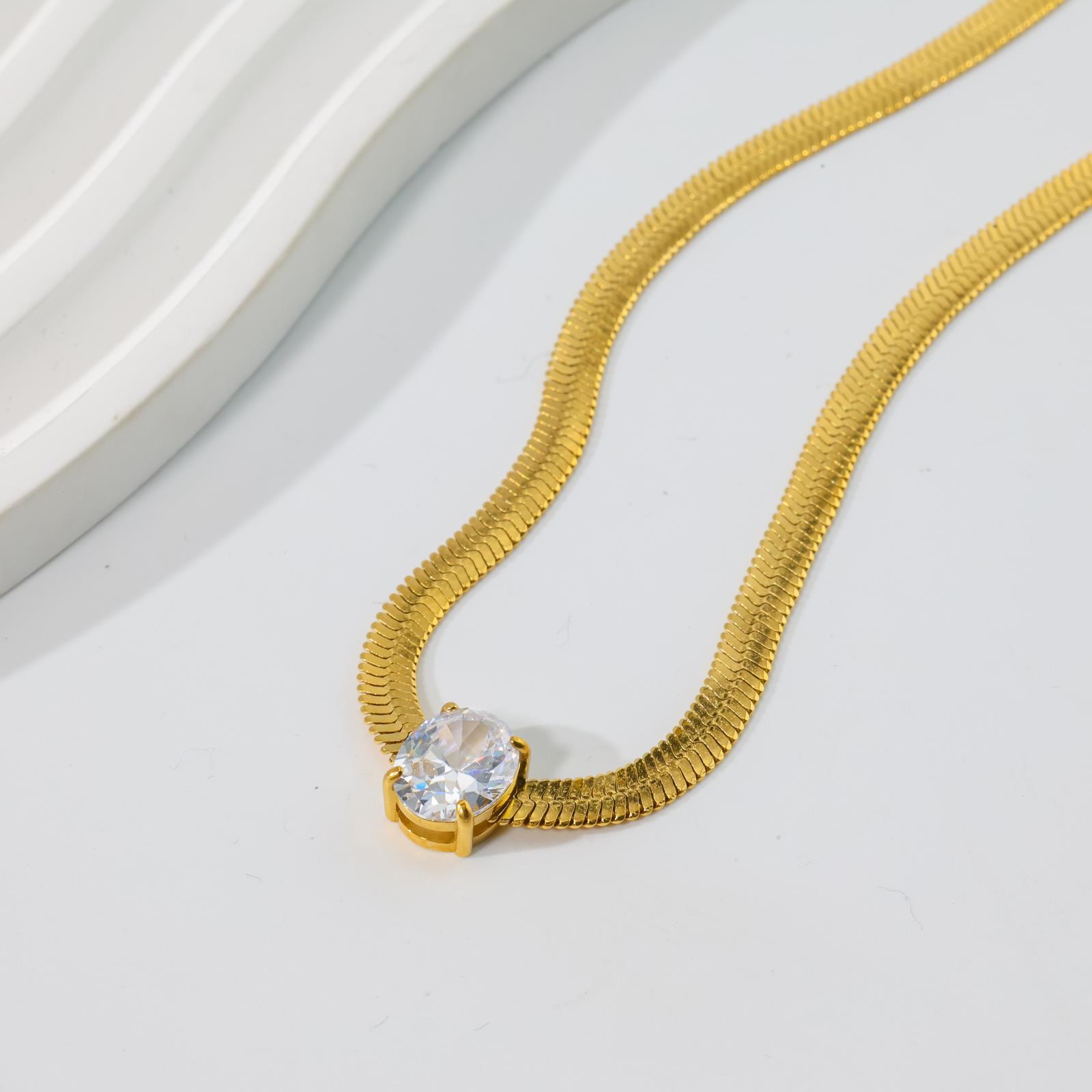 

Fashion Light Luxury Triangular Zircon Necklace Titanium Steel Collarbone Chain Does Not Fade Stacked Elegant Temperament Two-Color Necklace