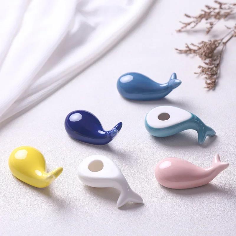 3*3.5*7cm Portacannesucchi in Ceramica Cartone Animato Forma di Balena Tappetino per Bacchette Arte Cucina Artigianato Tavola Supporto per Bacchette