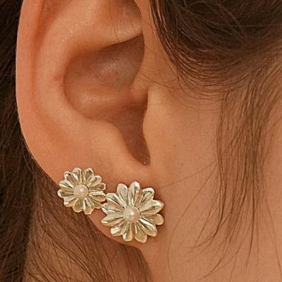 BELLOOGGI Daisy Pearl earring(D) Daisy Freshwater Pearl Earring