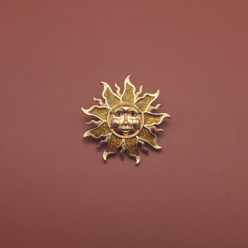 

Новая креативная женская брошь Palace Vintage Gold Sun Relief Pin Classic Design Baroque
