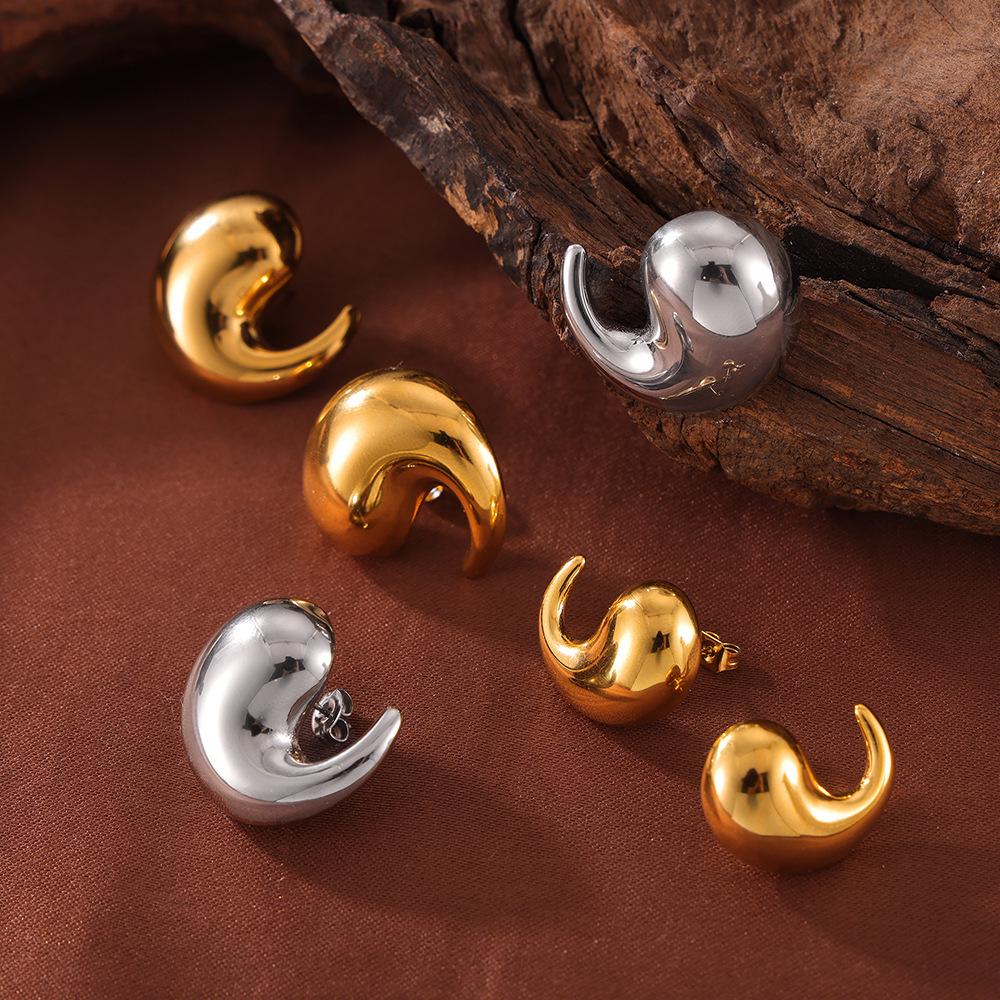 

Minimalist Geometric Comma Earrings: Gold-Plated Titanium Steel Studs